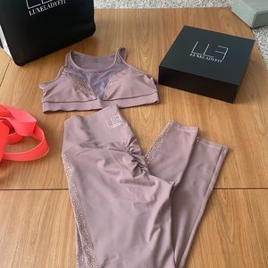 No sale.Check it out bombshell babes .  LUXELADYFIT active wear LUXIT ( on IG)